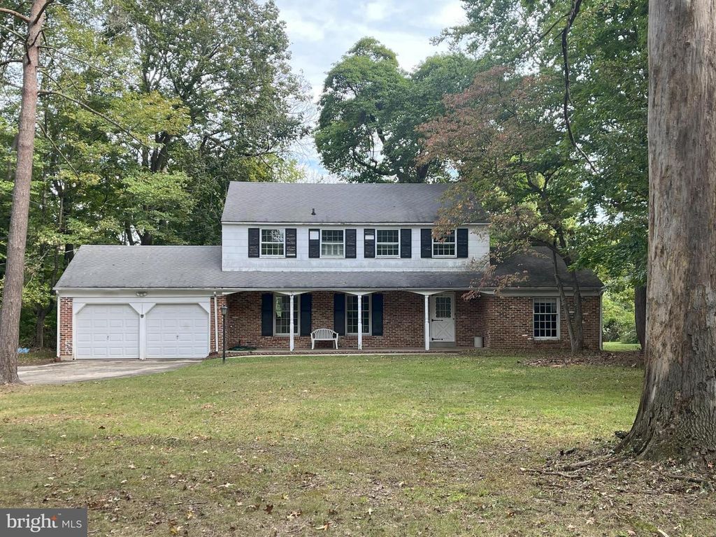 11 HARVEY LN, Malvern, PA 19355