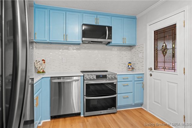 2330 Raintree Drive, Clarksville, IN 47129