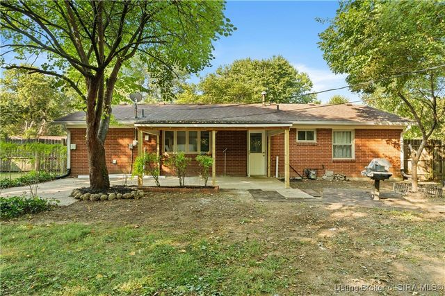 2330 Raintree Drive, Clarksville, IN 47129