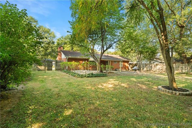 2330 Raintree Drive, Clarksville, IN 47129