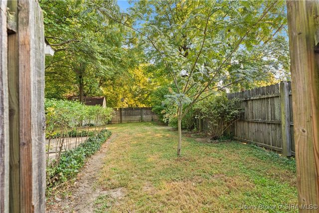 2330 Raintree Drive, Clarksville, IN 47129