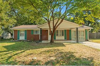 2330 Raintree Drive, Clarksville, IN 47129