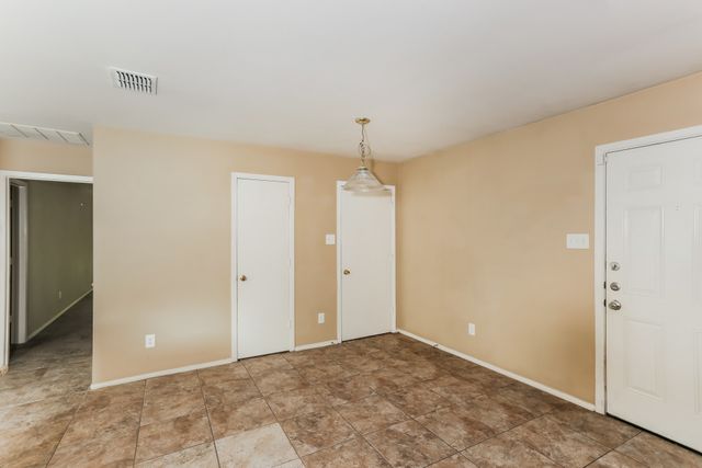 1435 Sax Leigh Drive, Dallas, TX 75241