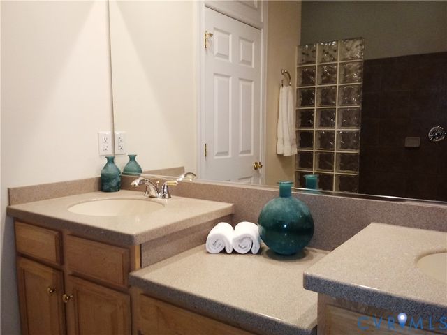 3457 Manor Grove Cir, Glen Allen, VA 23059