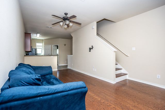 906 Glenn Crossett Street, Arlington, TX 76010