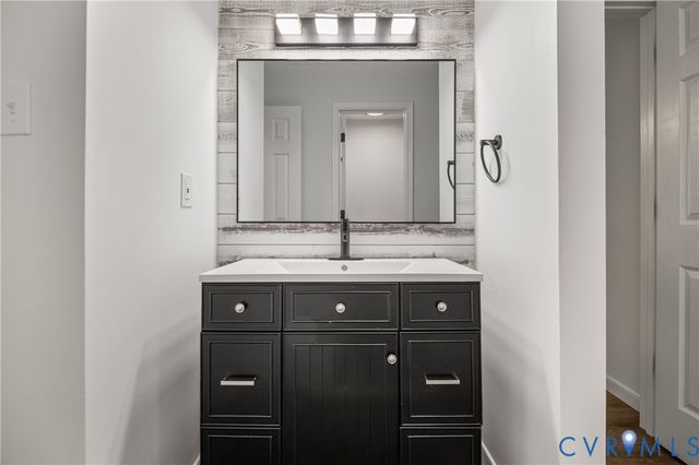 1720 Early Settlers Rd, Richmond, VA 23235