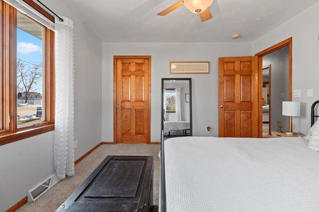 1700 E MIDWAY ROAD, Appleton, WI 54915