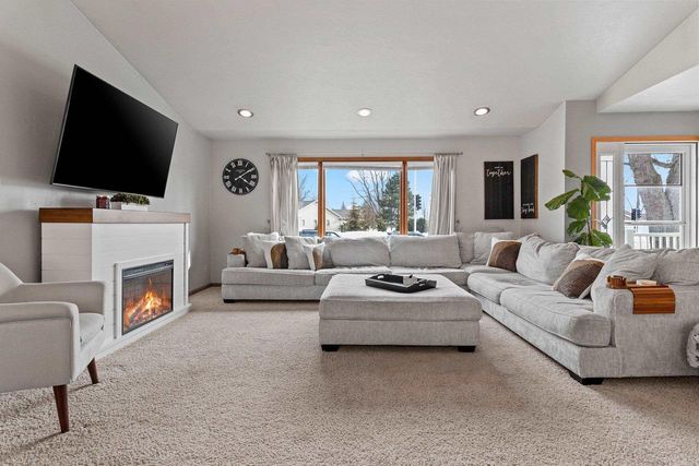 1700 E MIDWAY ROAD, Appleton, WI 54915