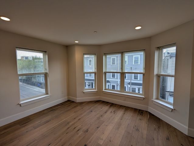 27 Ward St 201, Boston, MA 02127
