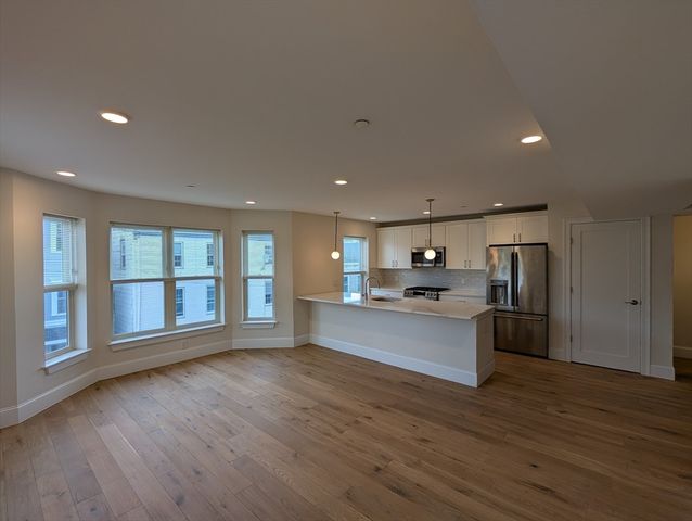 27 Ward St 201, Boston, MA 02127