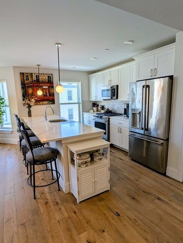 27 Ward St 201, Boston, MA 02127