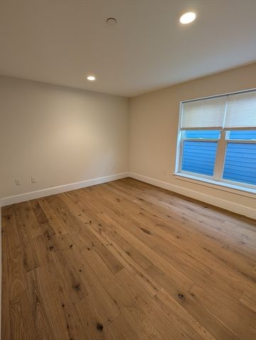 27 Ward St 201, Boston, MA 02127