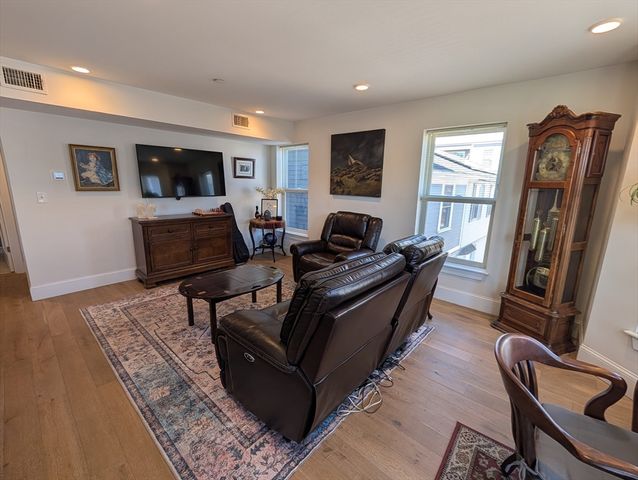 27 Ward St 201, Boston, MA 02127