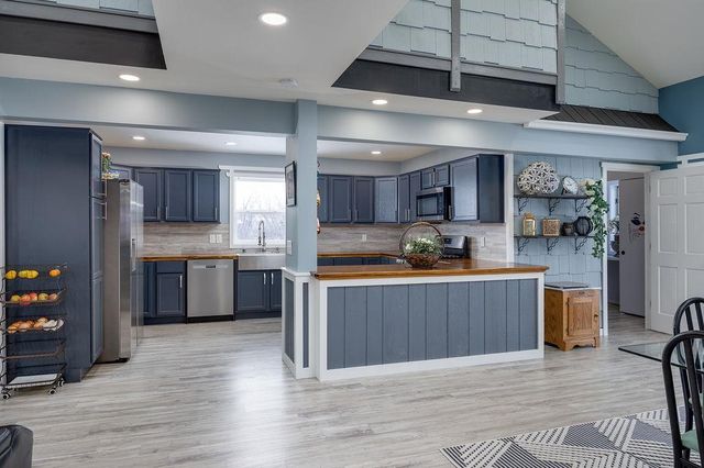 4325 Hawk Trail, Deforest, WI 53532