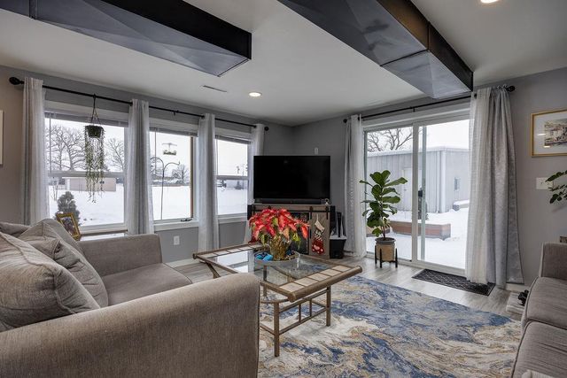 4325 Hawk Trail, Deforest, WI 53532