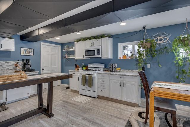 4325 Hawk Trail, Deforest, WI 53532