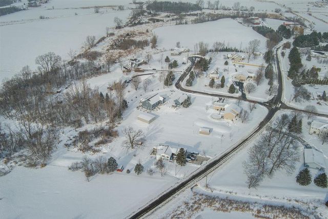 4325 Hawk Trail, Deforest, WI 53532