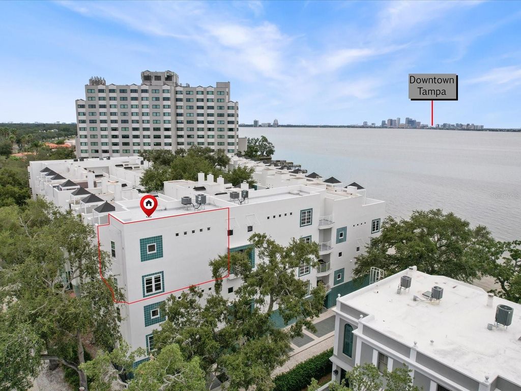 Image 1 of property listing at 4950 BAYSHORE BOULEVARD 28, Tampa, FL 33611