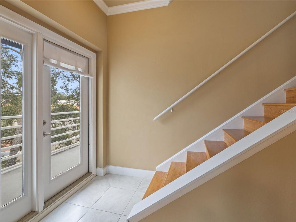 Image 16 of property listing at 4950 BAYSHORE BOULEVARD 28, Tampa, FL 33611