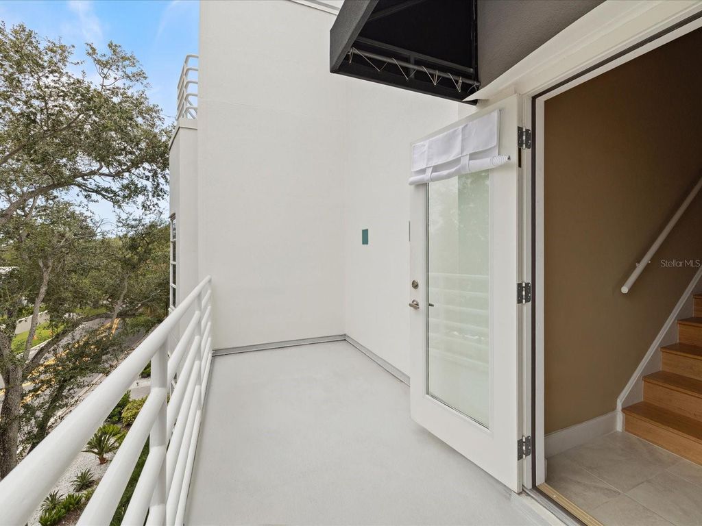 Image 17 of property listing at 4950 BAYSHORE BOULEVARD 28, Tampa, FL 33611