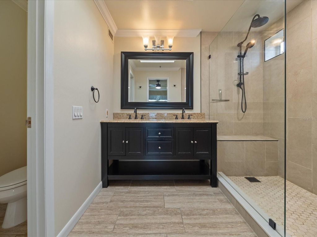 Image 26 of property listing at 4950 BAYSHORE BOULEVARD 28, Tampa, FL 33611