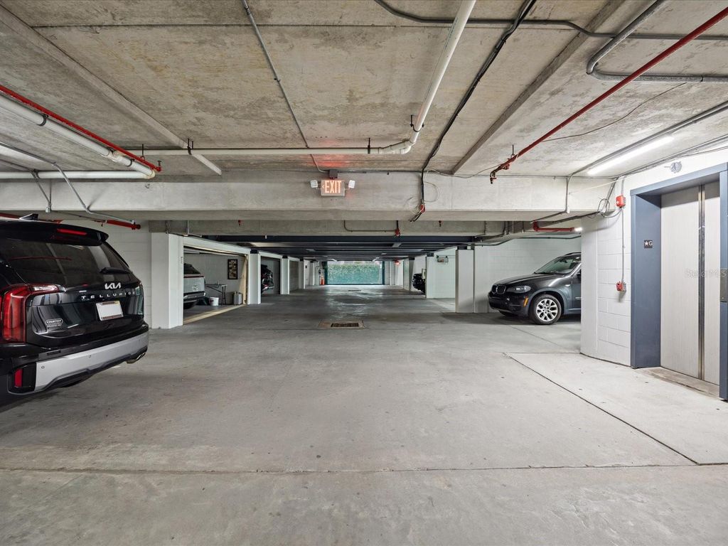 Image 30 of property listing at 4950 BAYSHORE BOULEVARD 28, Tampa, FL 33611
