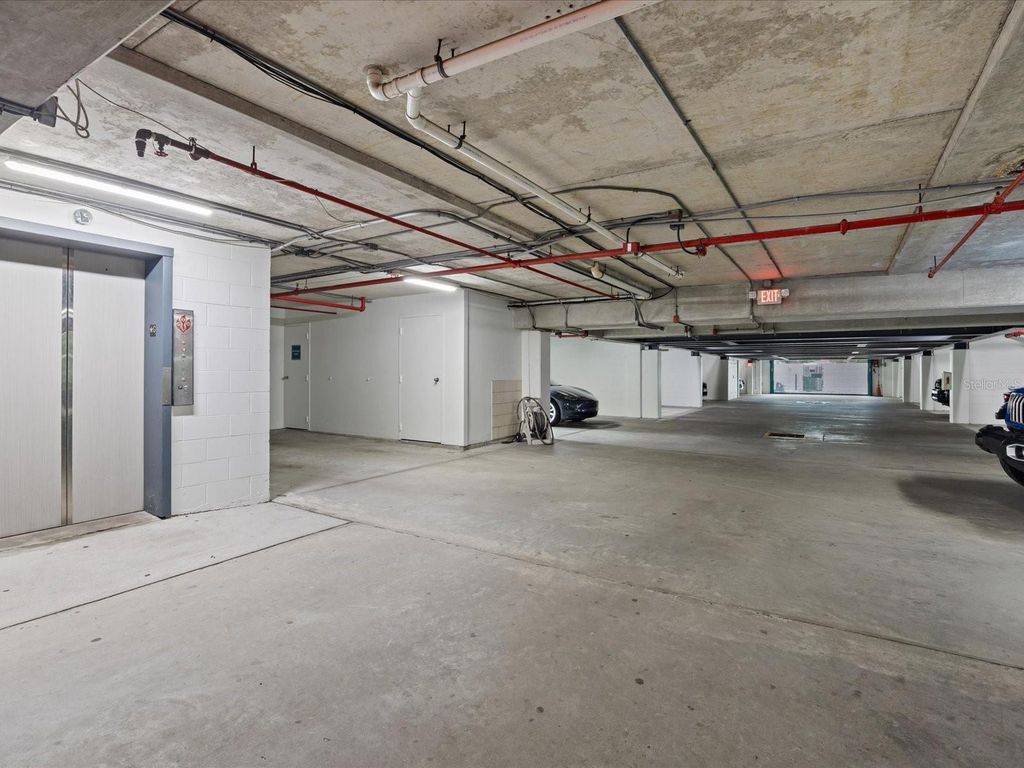 Image 31 of property listing at 4950 BAYSHORE BOULEVARD 28, Tampa, FL 33611