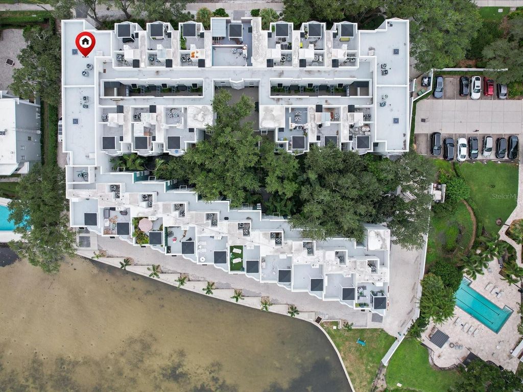 Image 39 of property listing at 4950 BAYSHORE BOULEVARD 28, Tampa, FL 33611