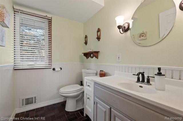 4602 Curtis Lane, Clarkston, MI 48346