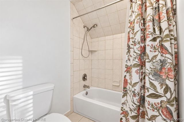 4602 Curtis Lane, Clarkston, MI 48346