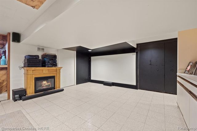 4602 Curtis Lane, Clarkston, MI 48346