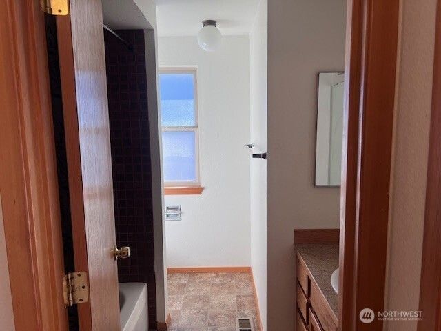 33901 28th Place SW, Federal Way, WA 98023