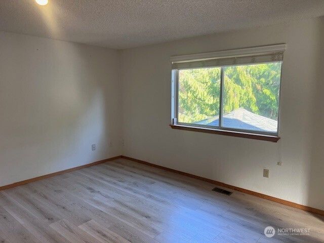 33901 28th Place SW, Federal Way, WA 98023
