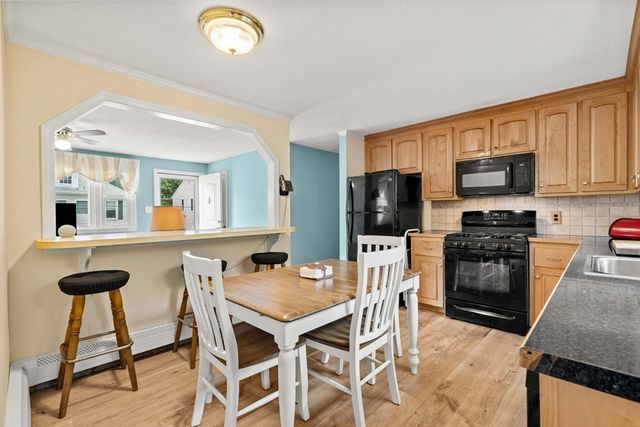 125 Hoyt Ave, Lowell, MA 01852