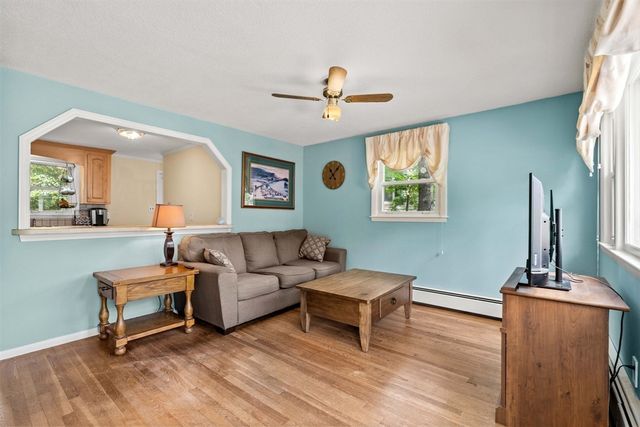 125 Hoyt Ave, Lowell, MA 01852