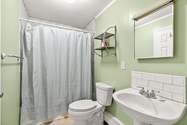 125 Hoyt Ave, Lowell, MA 01852