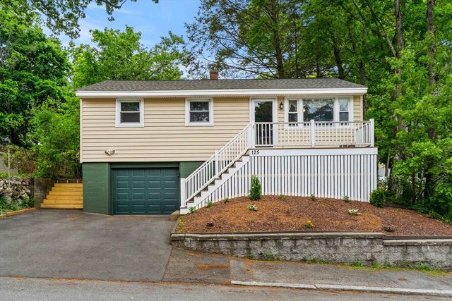 125 Hoyt Ave, Lowell, MA 01852
