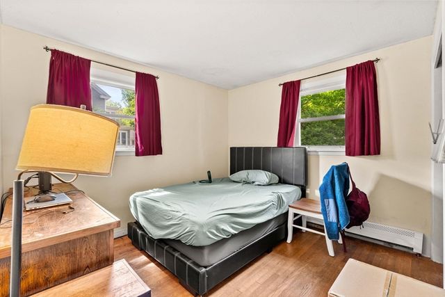 125 Hoyt Ave, Lowell, MA 01852