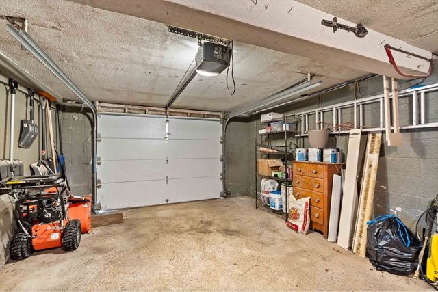 125 Hoyt Ave, Lowell, MA 01852