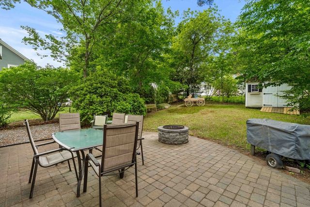 125 Hoyt Ave, Lowell, MA 01852