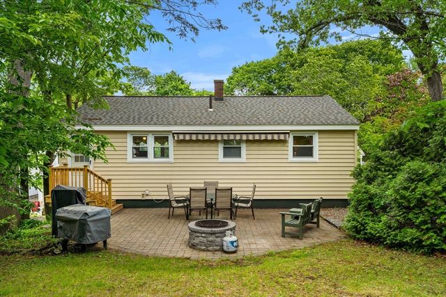 125 Hoyt Ave, Lowell, MA 01852