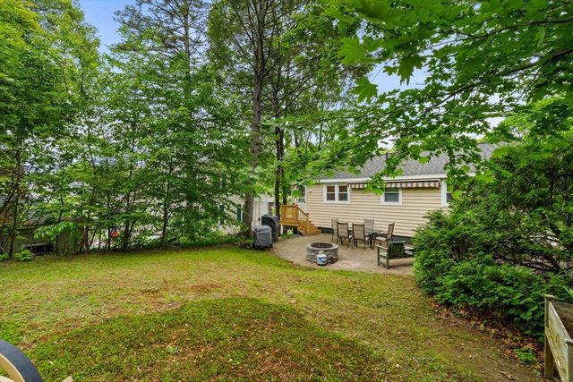 125 Hoyt Ave, Lowell, MA 01852
