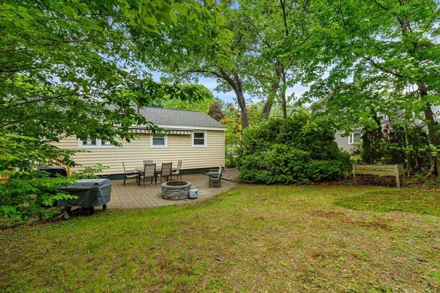 125 Hoyt Ave, Lowell, MA 01852