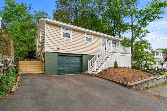 125 Hoyt Ave, Lowell, MA 01852