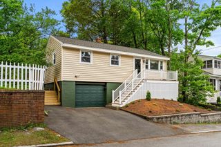 125 Hoyt Ave, Lowell, MA 01852