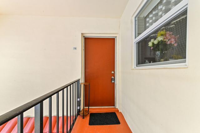 198 Lake Frances Drive 198, West Palm Beach, FL 33411
