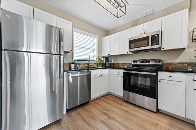 198 Lake Frances Drive 198, West Palm Beach, FL 33411