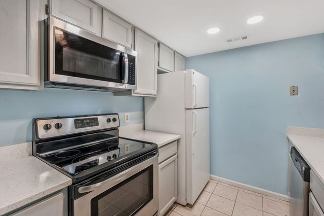 401 10th Ave S Apt A1, Myrtle Beach, SC 29577