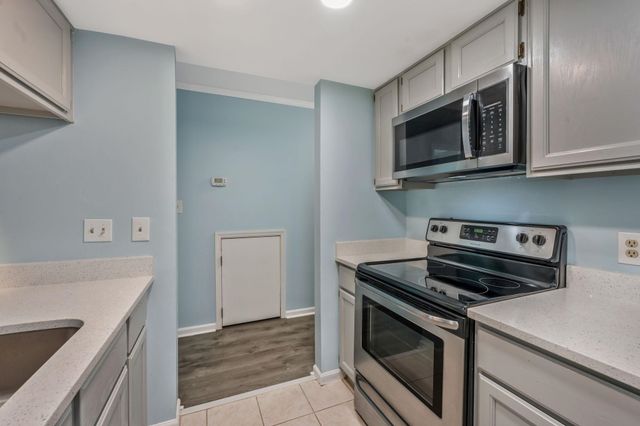 401 10th Ave S Apt A1, Myrtle Beach, SC 29577