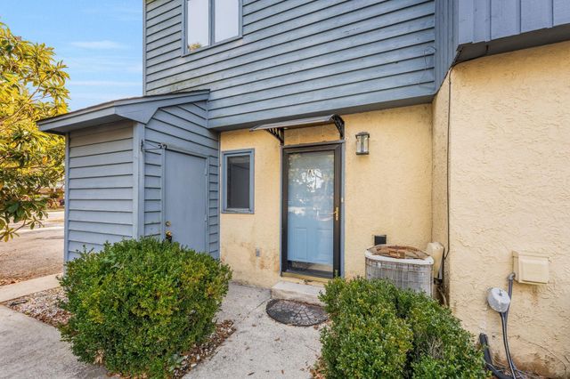 401 10th Ave S Apt A1, Myrtle Beach, SC 29577